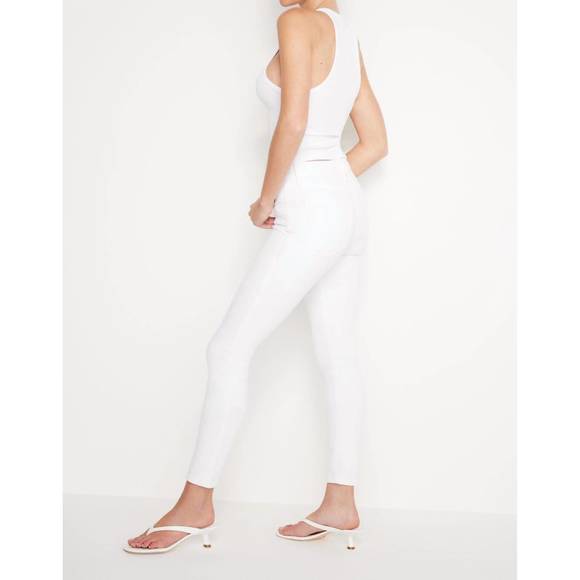 NEW GOOD AMERICAN skinny legs cropped jean in white - Picture 2 of 3